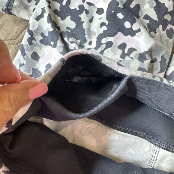 Victoria Sport sz Small Long Leggings Gray White Pink Animal Print Soft - Picture 5 of 8